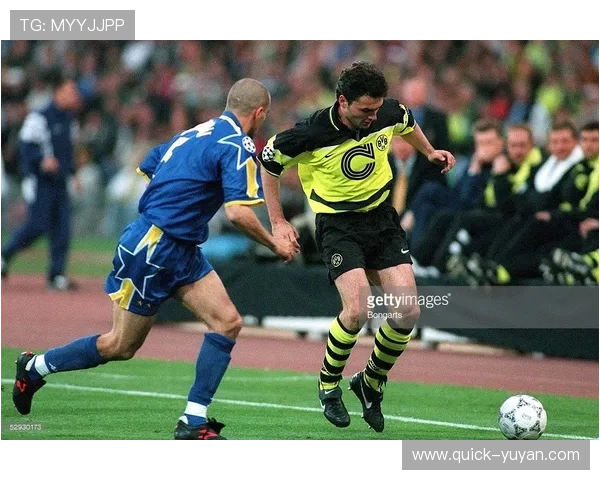 各大足球明星穿搭鞋款颜色分析与趋势解析